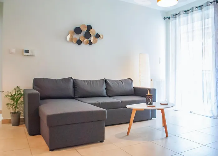 Your Athenian Hideaway: Cozy Apartment In The City Center