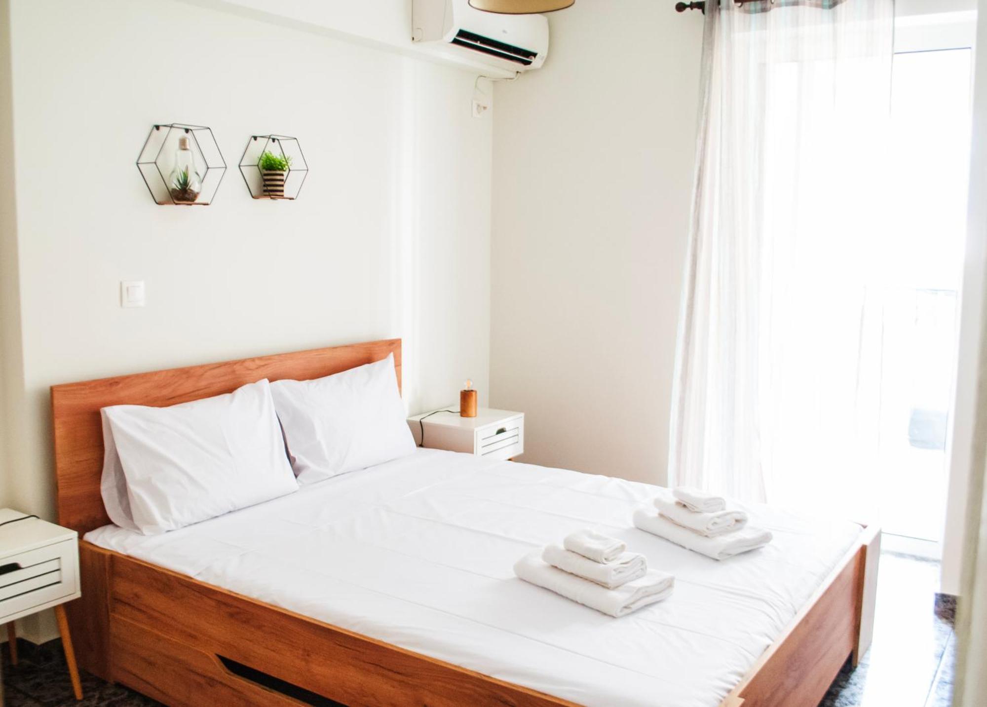 Your Athenian Hideaway: Cozy In The Center *