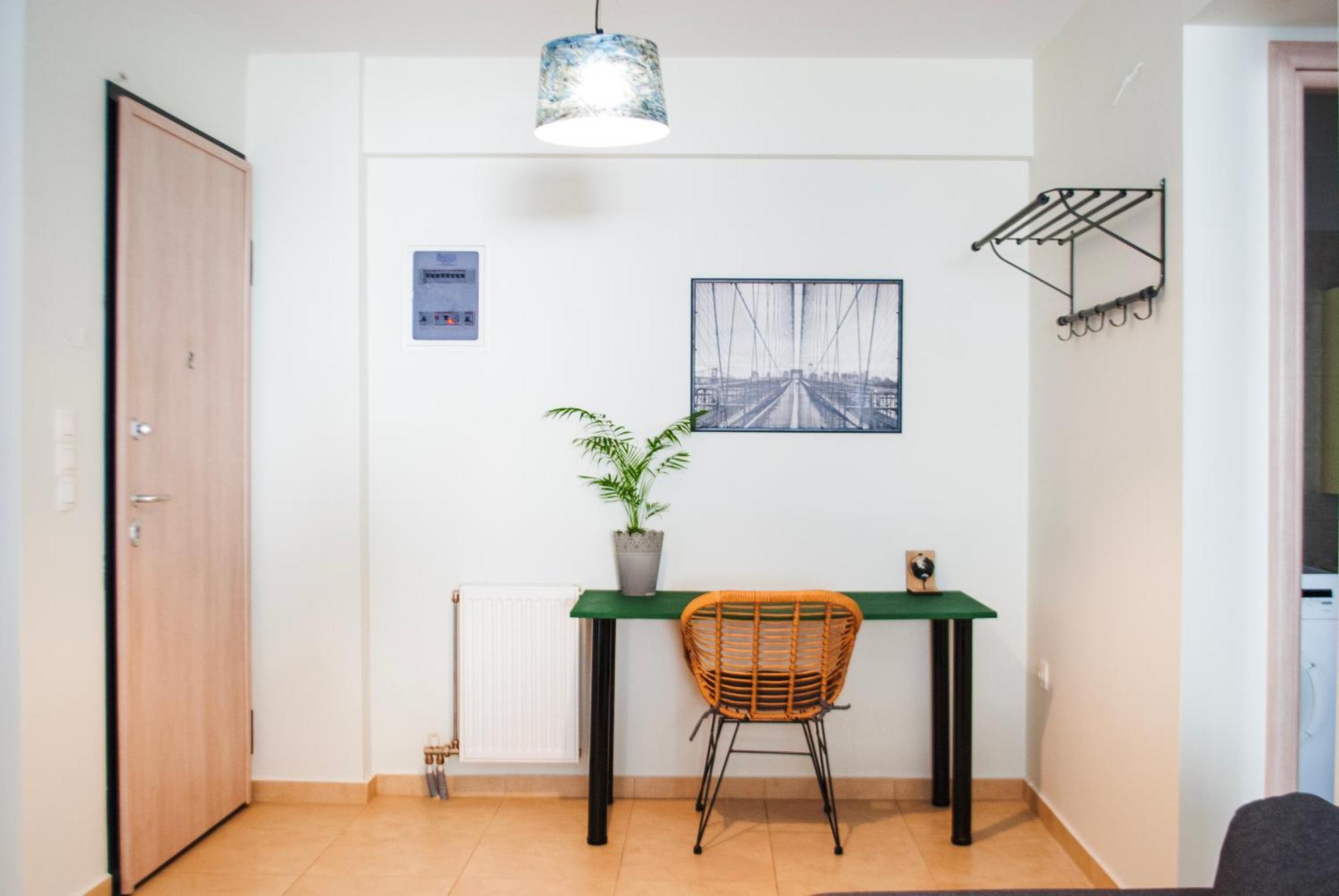 Your Athenian Hideaway: Cozy In The Center Apartment